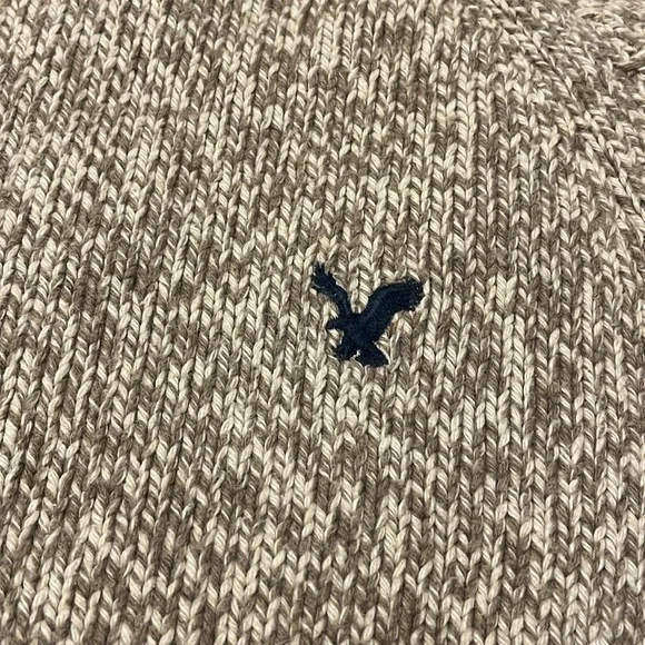 And American Eagle outfitters athletic fit men’s L oatmeal sweater burgundy cuff - Picture 3 of 10